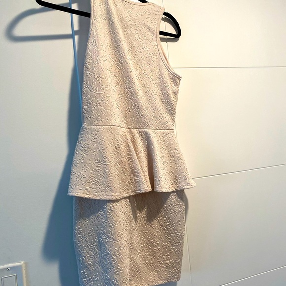 Charlotte Russe Beige Party Dress size 2 - Picture 8 of 9